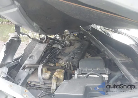 2013 Toyota Rav4 Xle z USA, uszkodzony, nr VIN JTMRFREV4D5008027